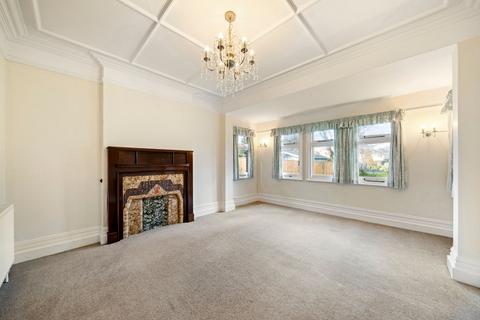 4 bedroom detached house to rent, Lower Green Road, Esher, KT10