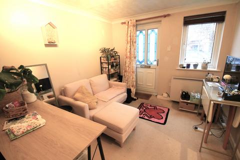 1 bedroom terraced house to rent, Parliament Court, Norwich NR7