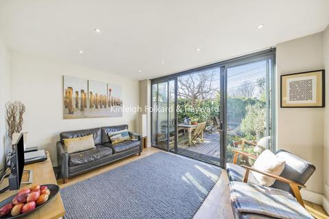 3 bedroom flat for sale, Tetherdown, Muswell Hill