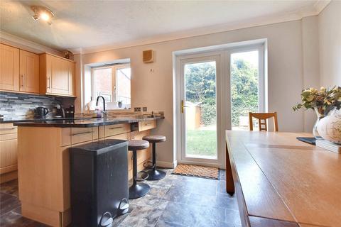 3 bedroom semi-detached house to rent, Hill Wood Close, Worcester WR4