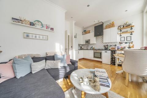 2 bedroom apartment to rent, Cornwall Road London N4