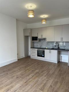 3 bedroom flat to rent, Holland Road, London