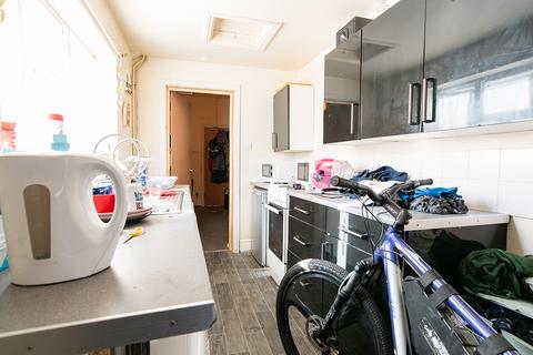 4 bedroom terraced house for sale, Wilford Crescent East, Nottingham NG2