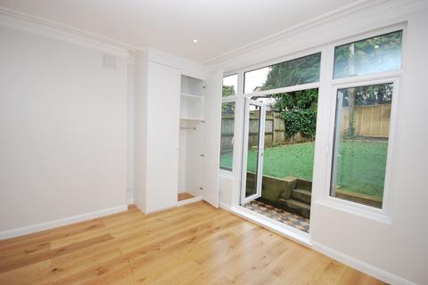 Studio to rent, Thurlow Park Road West Dulwich SE21