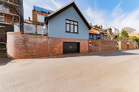 3 bedroom detached bungalow for sale, Riverside Road, Gorleston