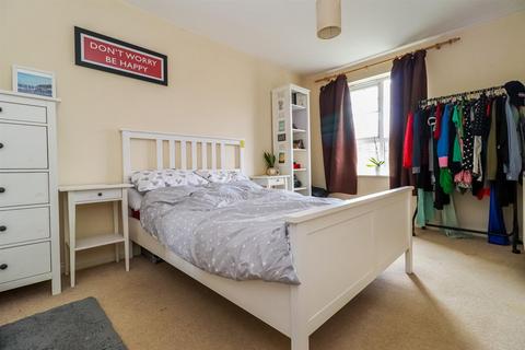 2 bedroom flat to rent, Mill Chase Close, Wakefield WF2