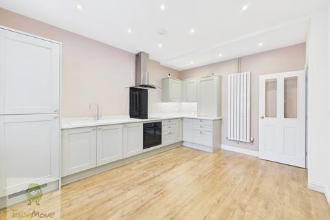 19 Gordon Road, Rochester, ME2 3HG
