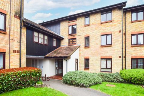 1 bedroom flat for sale, King Arthur Court, Cheshunt EN8