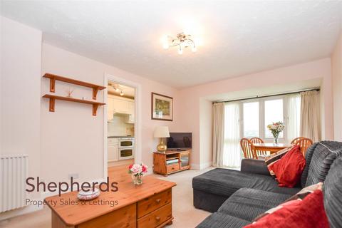 1 bedroom flat for sale, King Arthur Court, Cheshunt EN8