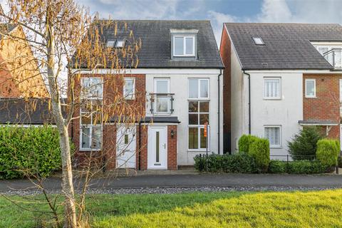 3 bedroom semi-detached house for sale, Bowden Close, Great Park