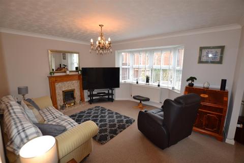 4 bedroom detached house for sale, Godiva Road, Leominster