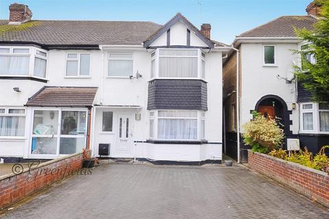 3 bedroom semi-detached house to rent, Stafford Road, Ruislip Gardens HA4