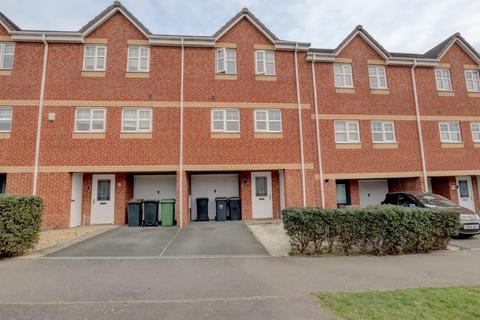 4 bedroom terraced house to rent, Wisteria Way, Bermuda, Nuneaton