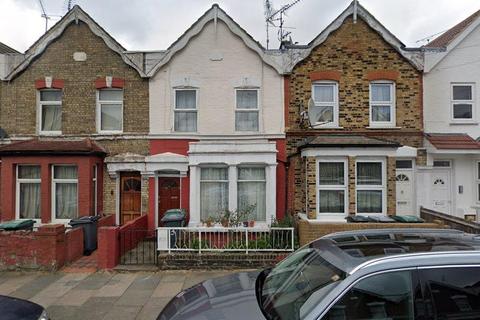 3 bedroom house to rent, Candler Street, London