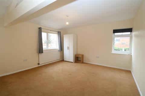 1 bedroom apartment to rent, Park Road, Kenilworth