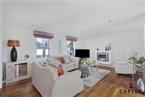 3 bedroom apartment for sale, Kings Place, Buckhurst Hill