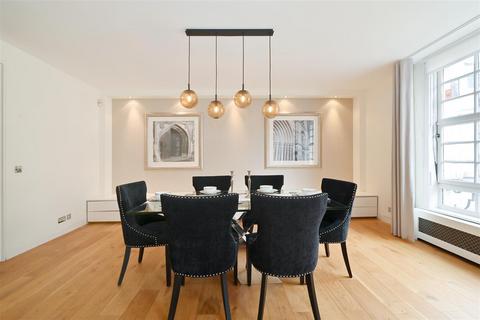 4 bedroom apartment to rent, Halkin Place, Belgravia SW1