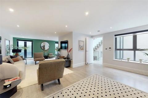 3 bedroom mews for sale, Whittlebury Mews, London NW1