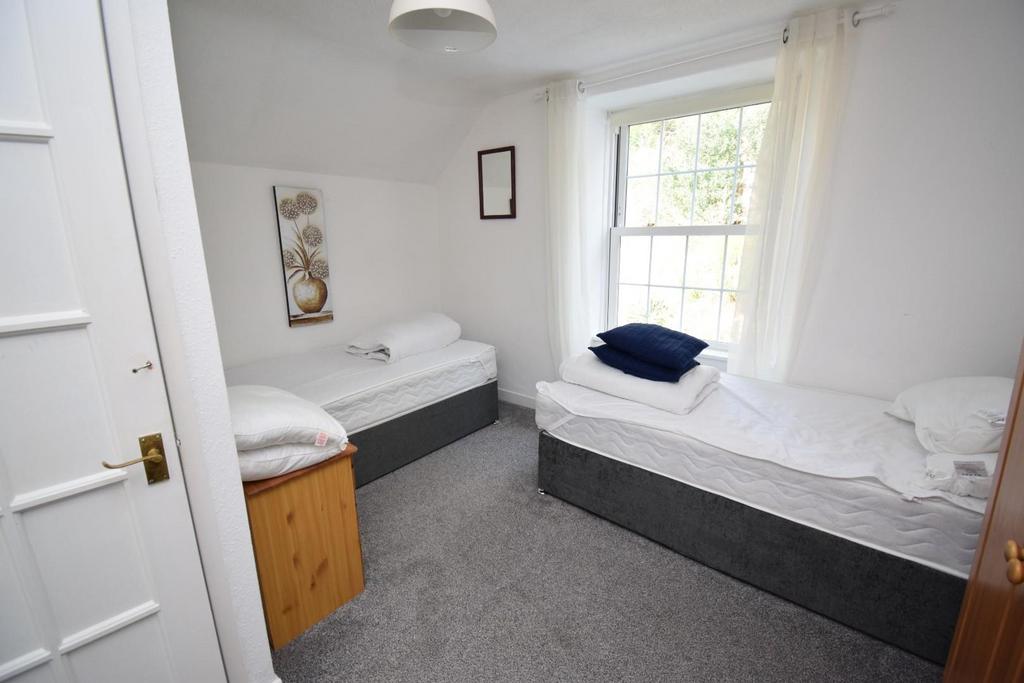 Room 4.JPG