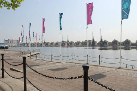 2 bedroom flat to rent, Adriatic Apartments, Royal Docks, London, E16