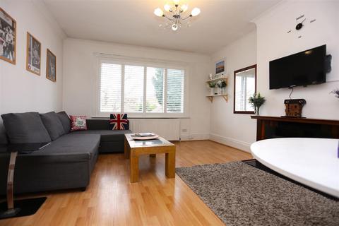 2 bedroom flat to rent, Langdale Road, Hove