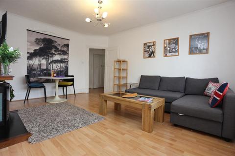 2 bedroom flat to rent, Langdale Road, Hove