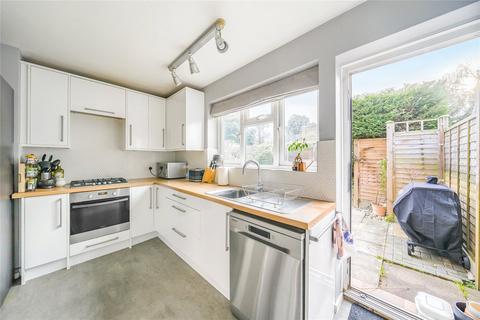 2 bedroom maisonette for sale, Ditton Hill Road, Surbiton KT6