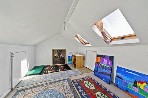 50b Seymour Gardens, Twickenham, TW1 3AR