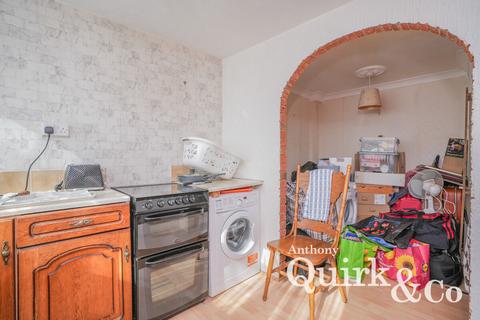 3 bedroom end of terrace house for sale, Downey Close, Basildon, SS14