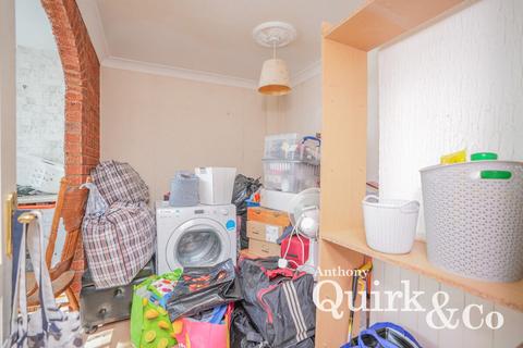 3 bedroom end of terrace house for sale, Downey Close, Basildon, SS14