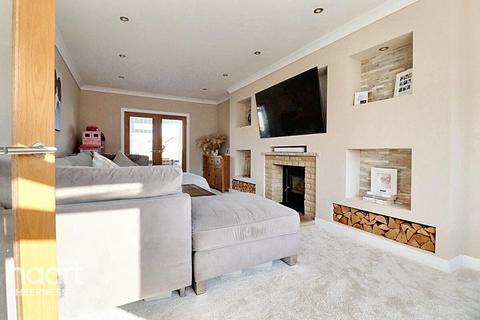 56 Danes Drive, Leysdown On Sea, Sheerness, ME12 4AJ
