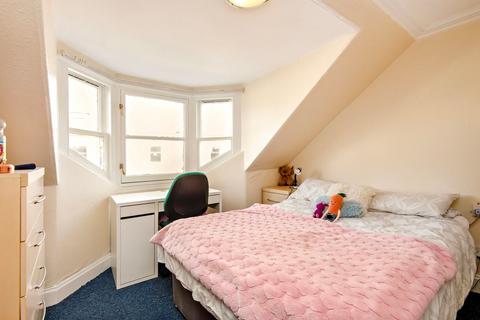 3 bedroom flat for sale, Market Street, St Andrews, KY16