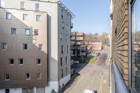 2 bedroom flat for sale, Montague Street, Bristol BS2