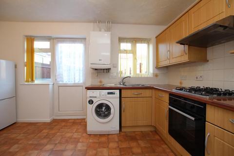 2 bedroom terraced house to rent, Linden Drive, Bristol BS32