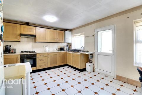 3 bedroom end of terrace house for sale, Wingate Road, Ilford