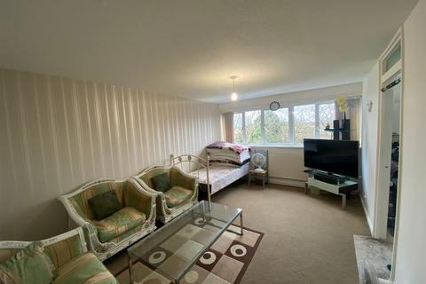 3 bedroom flat for sale, Copley Close, London
