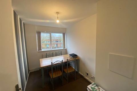 3 bedroom flat for sale, Copley Close, London