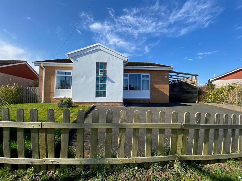 Eversley Grove.jpg