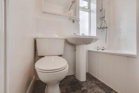58 Brownberrie Drive, Horsforth, Leeds, LS18 5NW