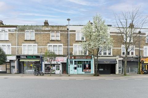 2 bedroom flat for sale, Lea Bridge Road, London, E10