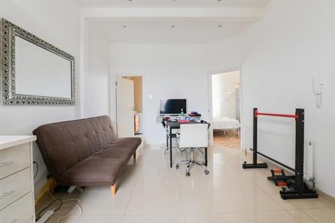 2 bedroom flat for sale, Lea Bridge Road, London, E10