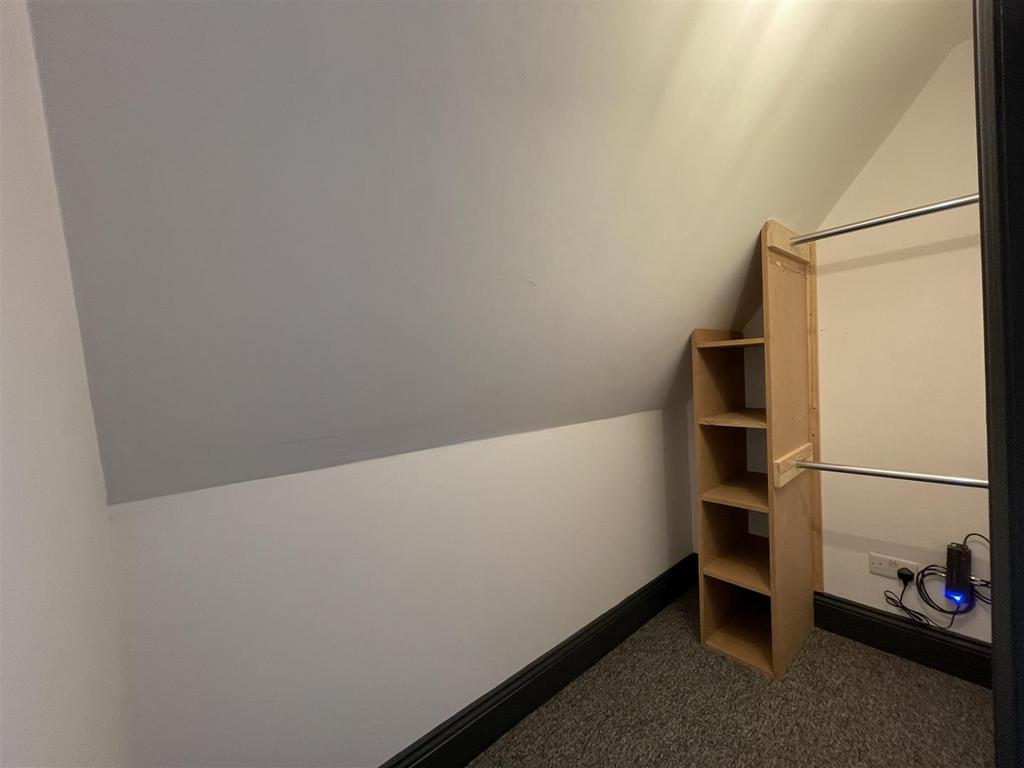 Walk in wardrobe