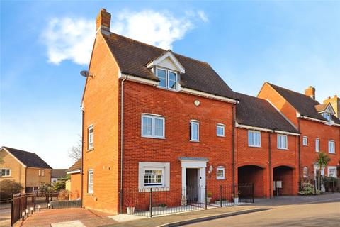 5 bedroom link detached house for sale, Ormesby Chine, South Woodham Ferrers, Chelmsford, Essex, CM3