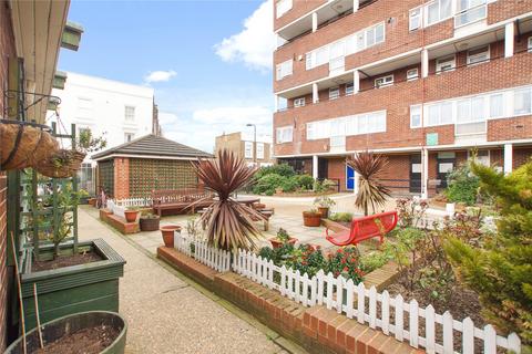 3 bedroom maisonette for sale, Widford, Castle Road, London