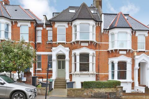 2 bedroom flat to rent, Ferme Park Road, Stroud Green, London N4