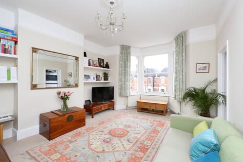 2 bedroom flat to rent, Ferme Park Road, Stroud Green, London N4