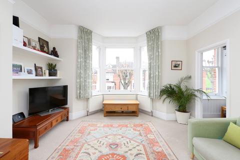 2 bedroom flat to rent, Ferme Park Road, Stroud Green, London N4