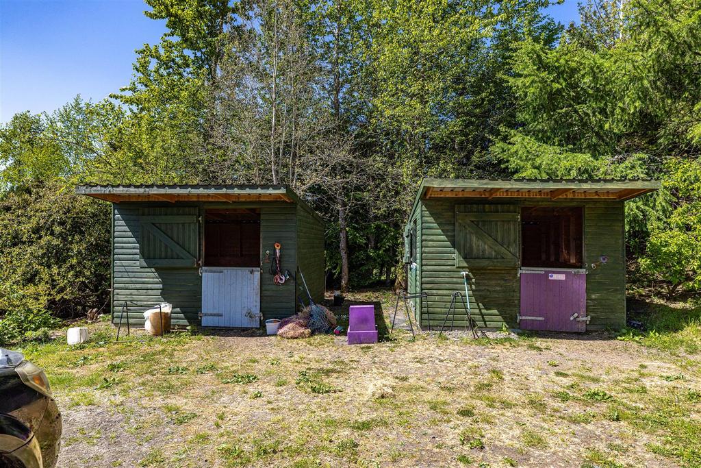 Wester Essenside Outsides 12.JPG
