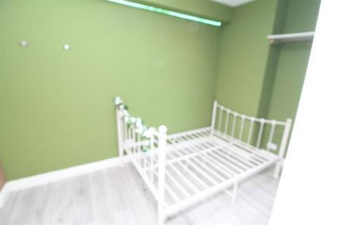 1 bedroom flat to rent, Ashton Old Road, Manchester M11