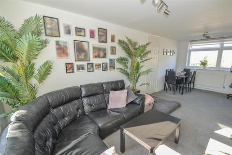 2 bedroom apartment for sale, Thorndon Court, Eagle Way, Brentwood